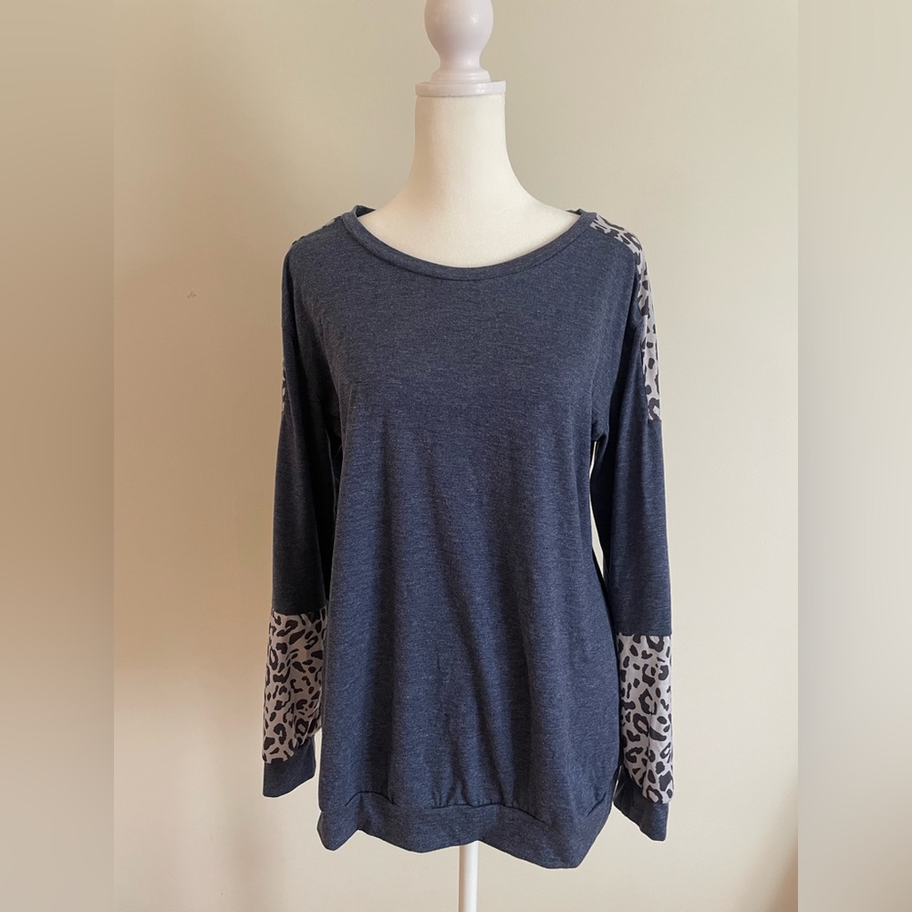 Suvimuga Women’s long sleeve shirt - Size large